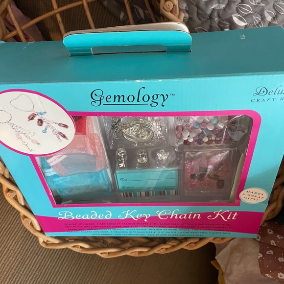 Beaded keychain kit - Picture 2 of 4